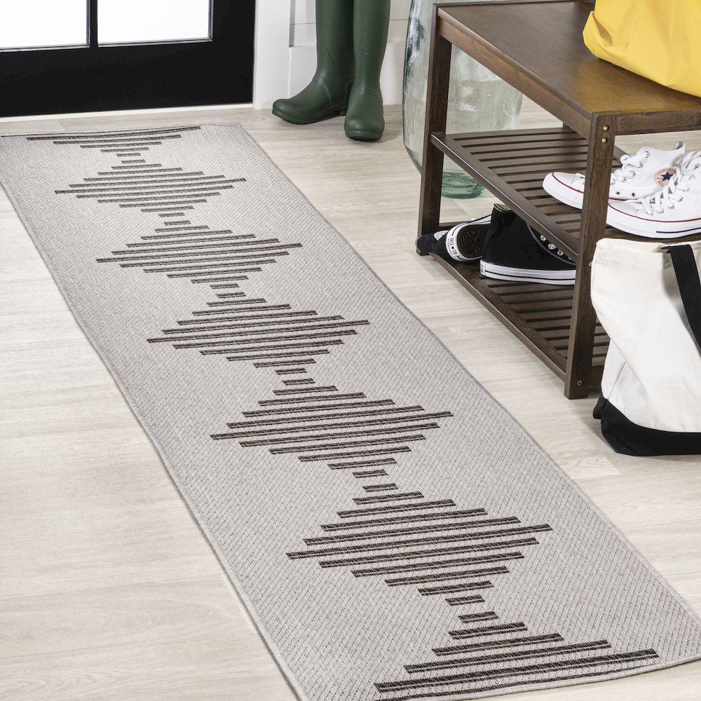 Vinales Diamond Stripe Indoor/Outdoor Area Rug. Picture 2