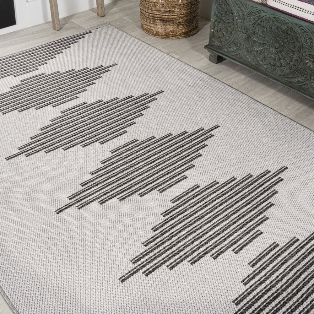 Vinales Diamond Stripe Indoor/Outdoor Area Rug. Picture 4