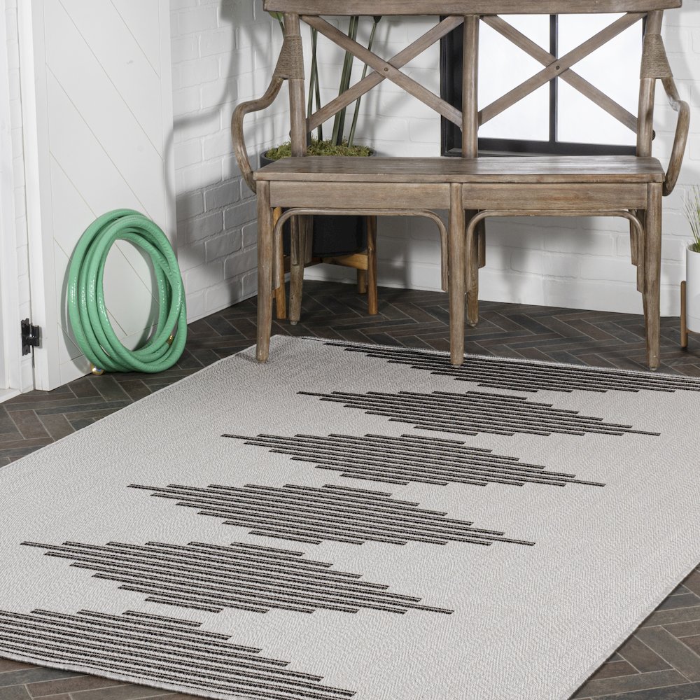 Vinales Diamond Stripe Indoor/Outdoor Area Rug. Picture 9