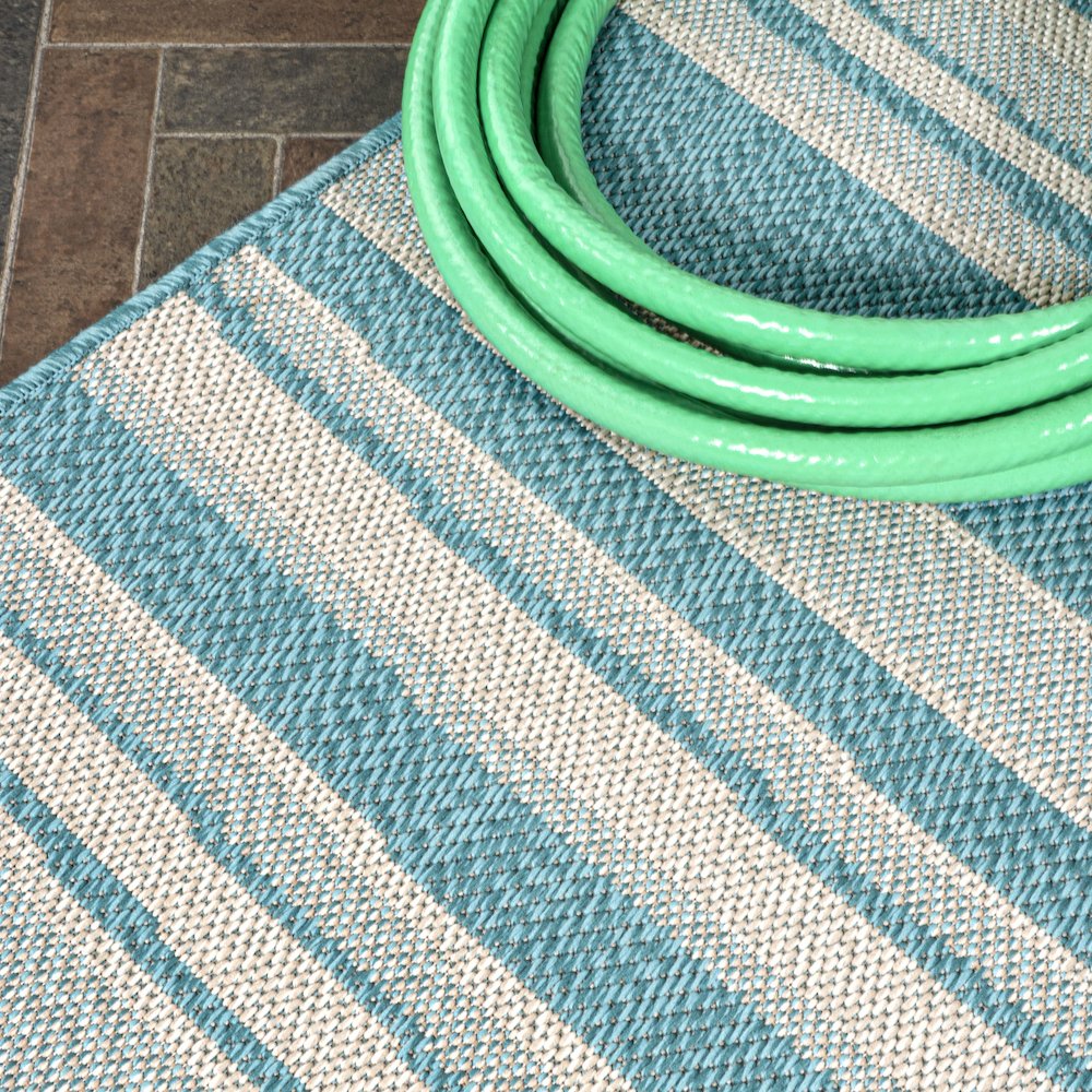 Castara Wavy Stripe Modern Indoor/Outdoor Area Rug. Picture 4