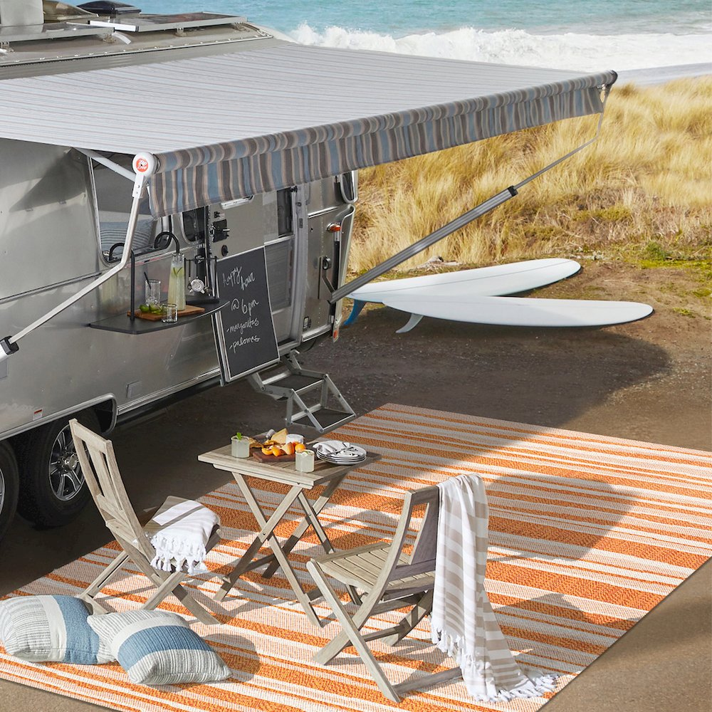 Castara Wavy Stripe Modern Indoor/Outdoor Area Rug. Picture 7