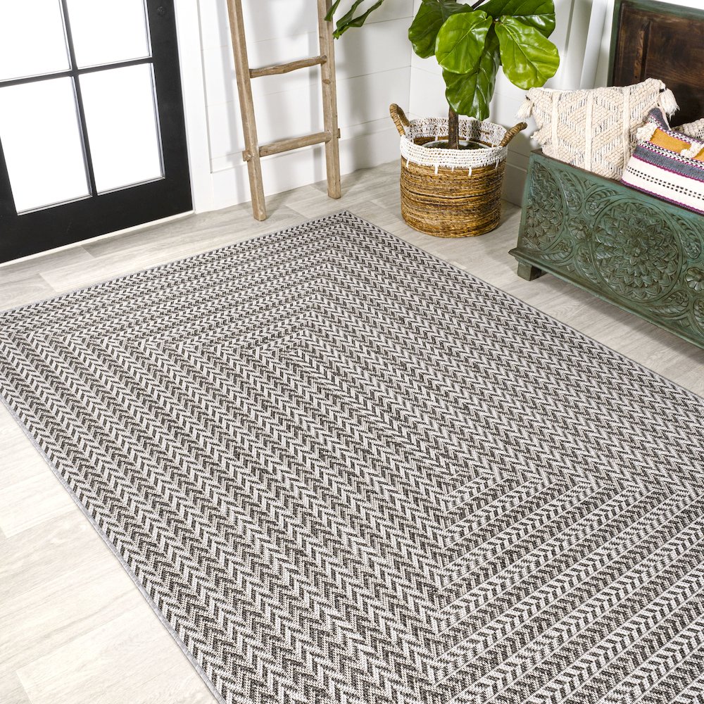 Chevron Modern Concentric Squares Indoor/Outdoor Area Rug. Picture 4