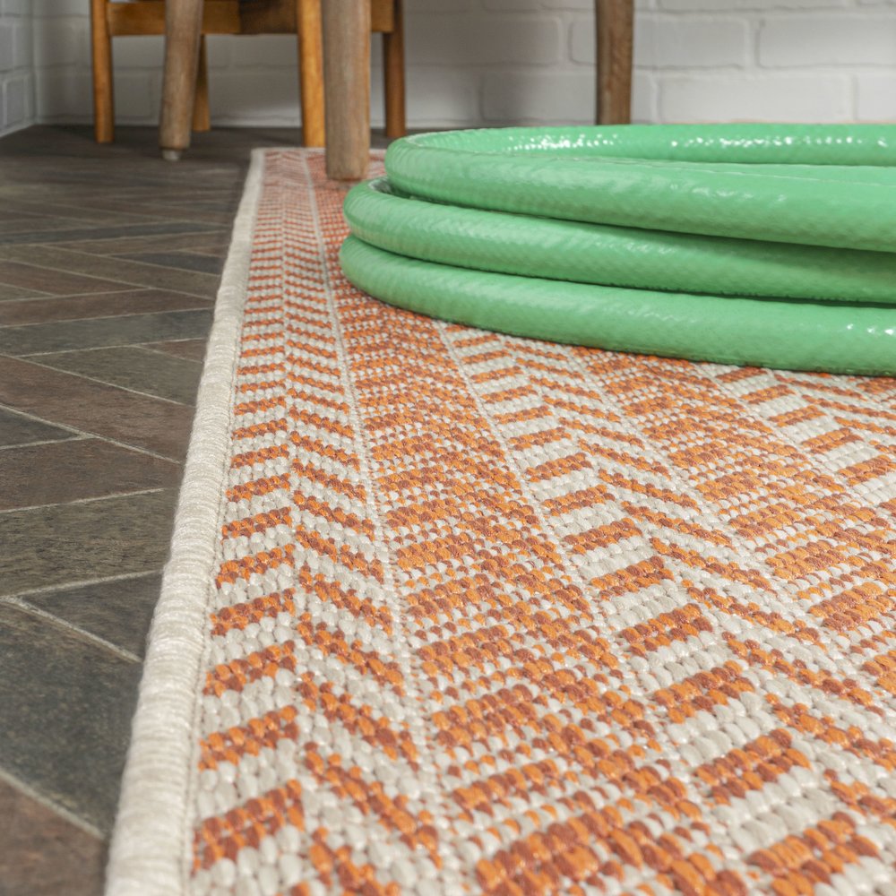 Chevron Modern Concentric Squares Indoor/Outdoor Area Rug. Picture 5