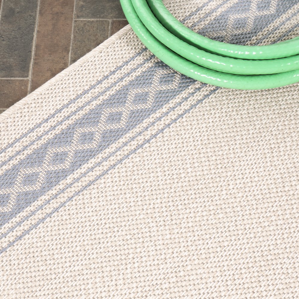 Lucia Classic Diamond Border Indoor/Outdoor Area Rug. Picture 4