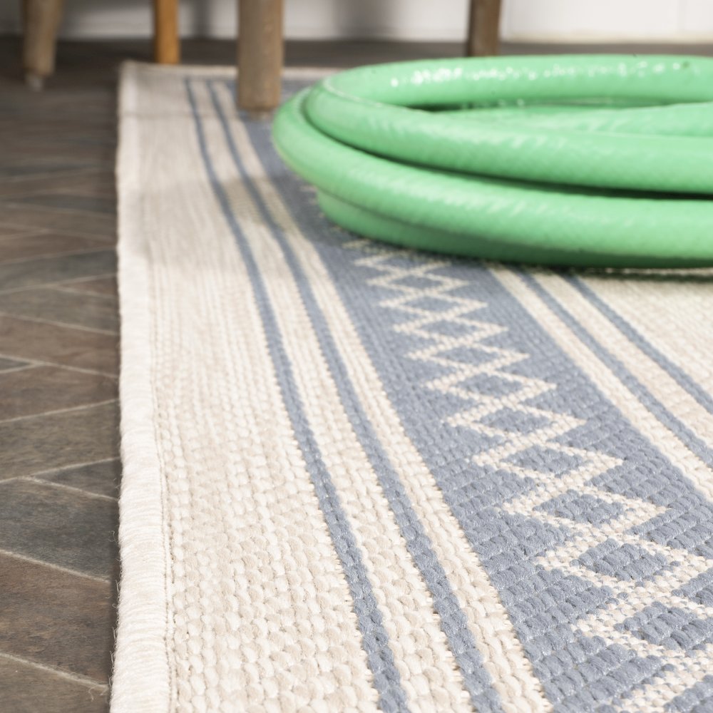Lucia Classic Diamond Border Indoor/Outdoor Area Rug. Picture 5