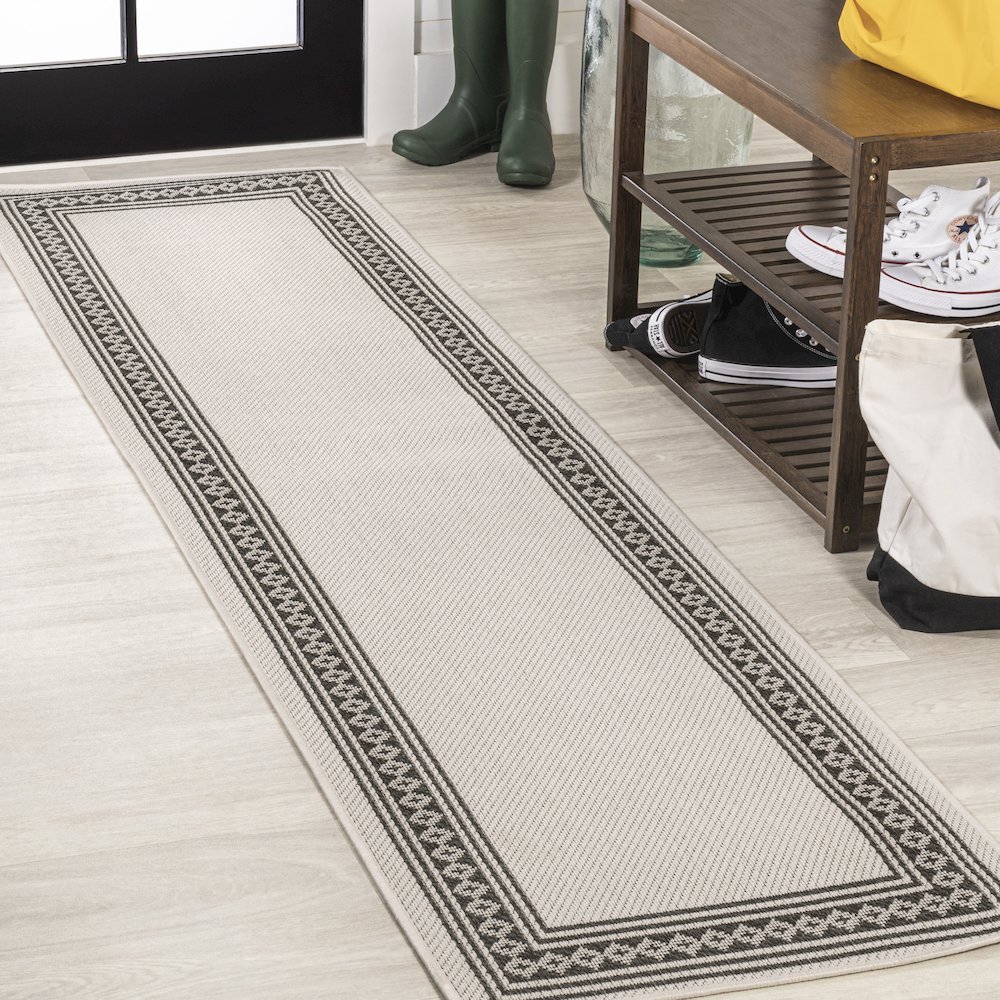 Lucia Classic Diamond Border Indoor/Outdoor Area Rug. Picture 2