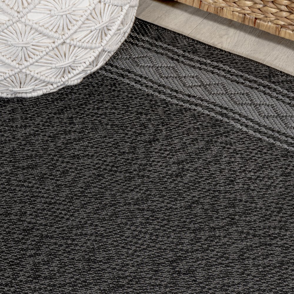 Lucia Classic Diamond Border Indoor/Outdoor Area Rug. Picture 4