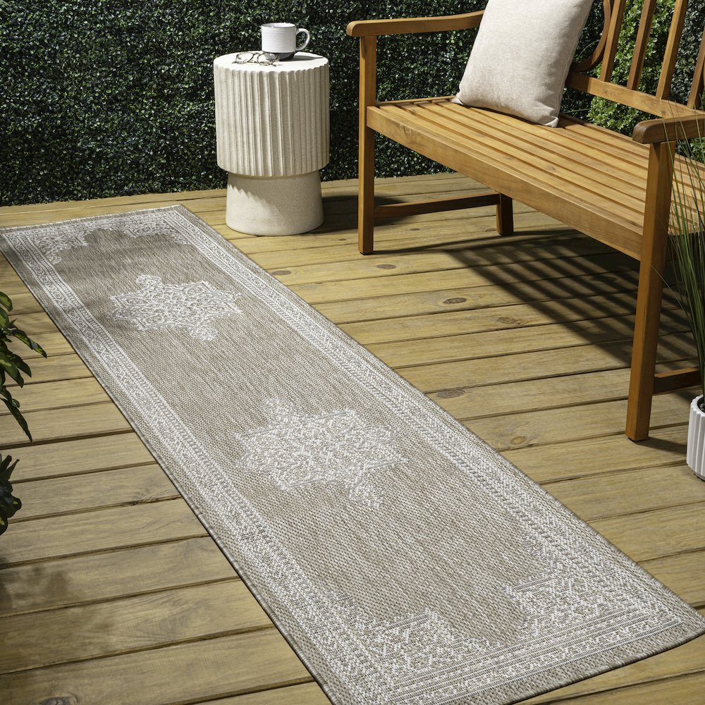 Vintage Casual Medallion Beige/Cream 2 ft. x 8 ft. Indoor/Outdoor Runner Rug. Picture 3