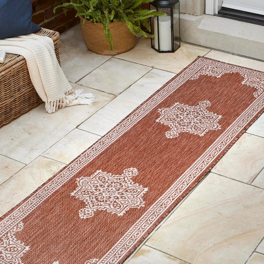 Vintage Casual Medallion Terra/Cream 2 ft. x 8 ft. Indoor/Outdoor Runner Rug. Picture 4
