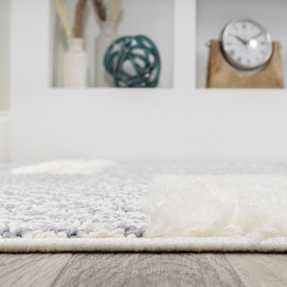 Kerstin Geometric High-Low Area Rug. Picture 7
