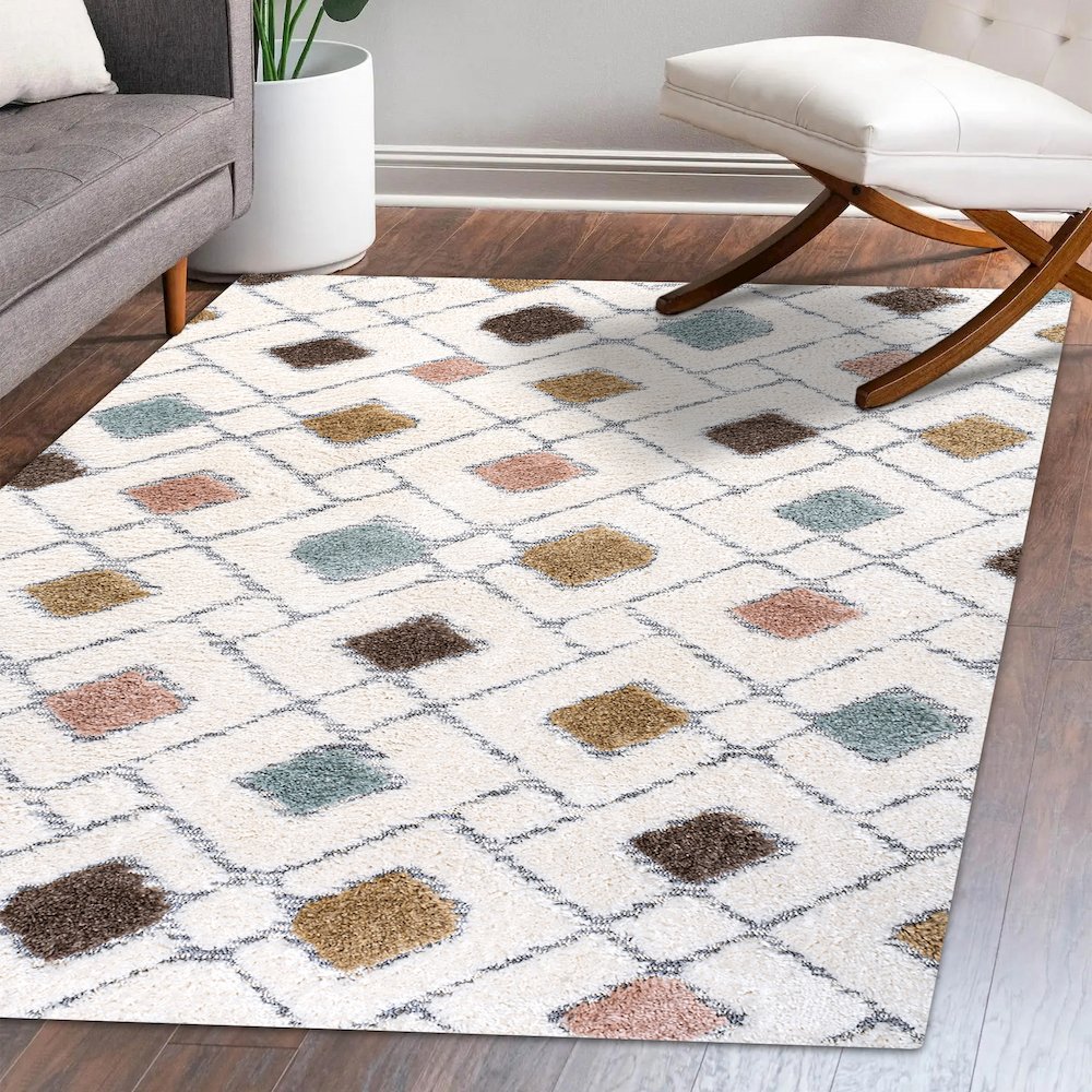 Astrid Retro Trellis High-Low Area Rug. Picture 10