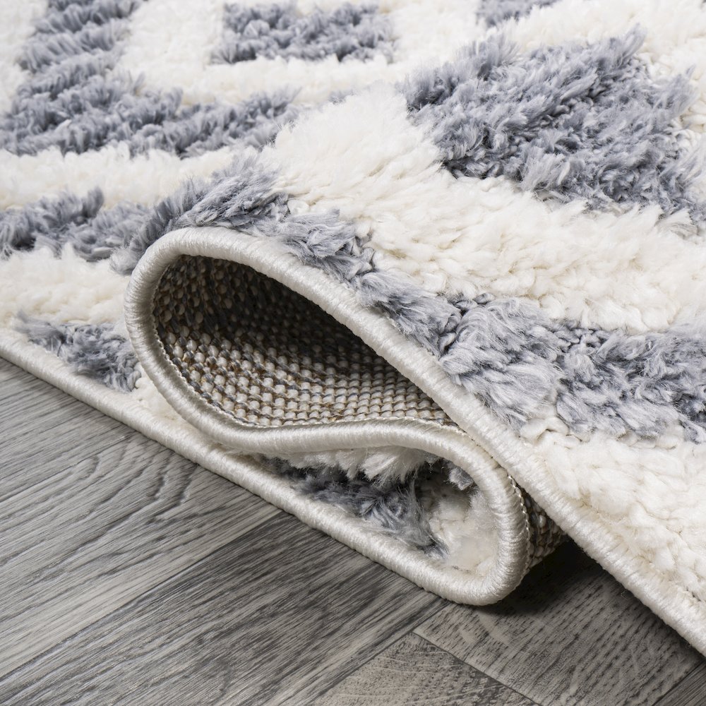 Astrid Retro Trellis High-Low Area Rug. Picture 6
