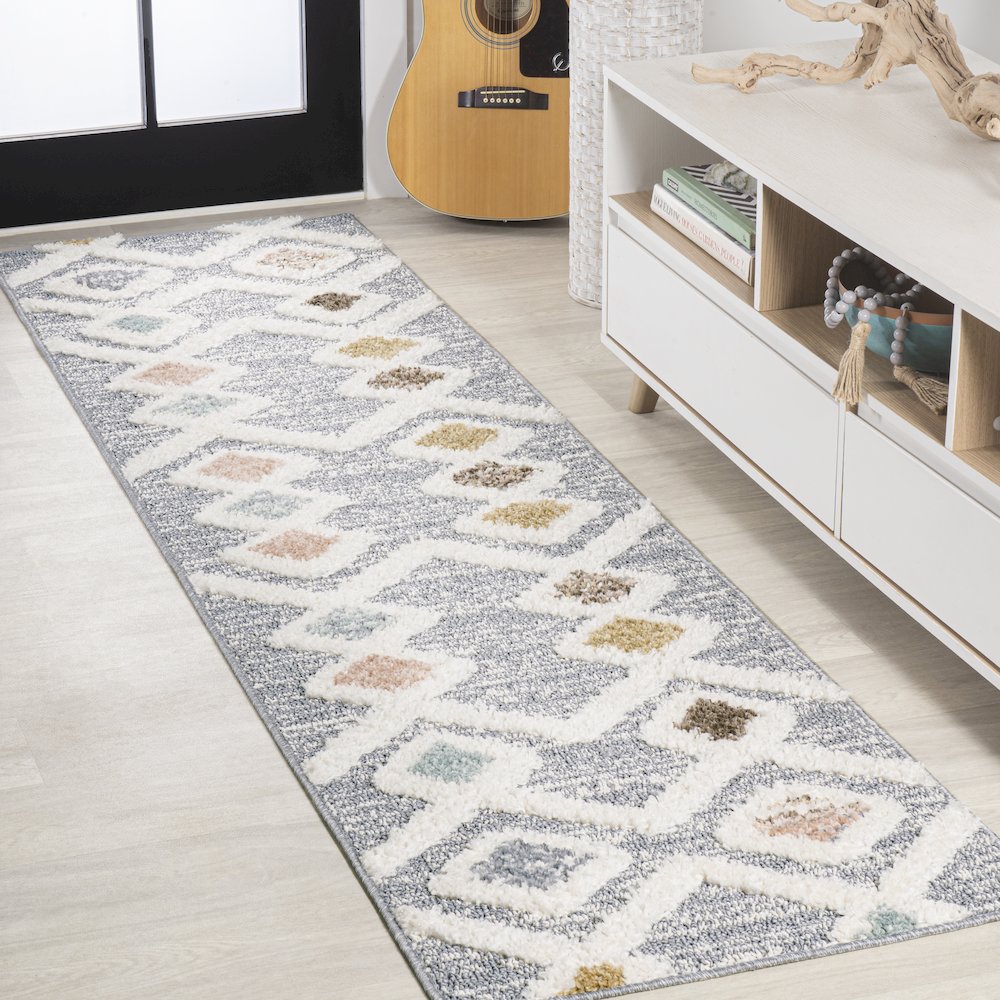Monique Trellis High-Low Area Rug. Picture 2
