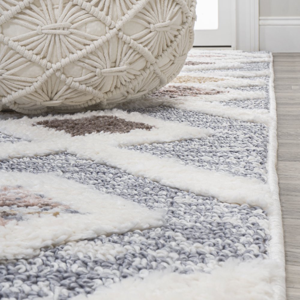 Monique Trellis High-Low Area Rug. Picture 5