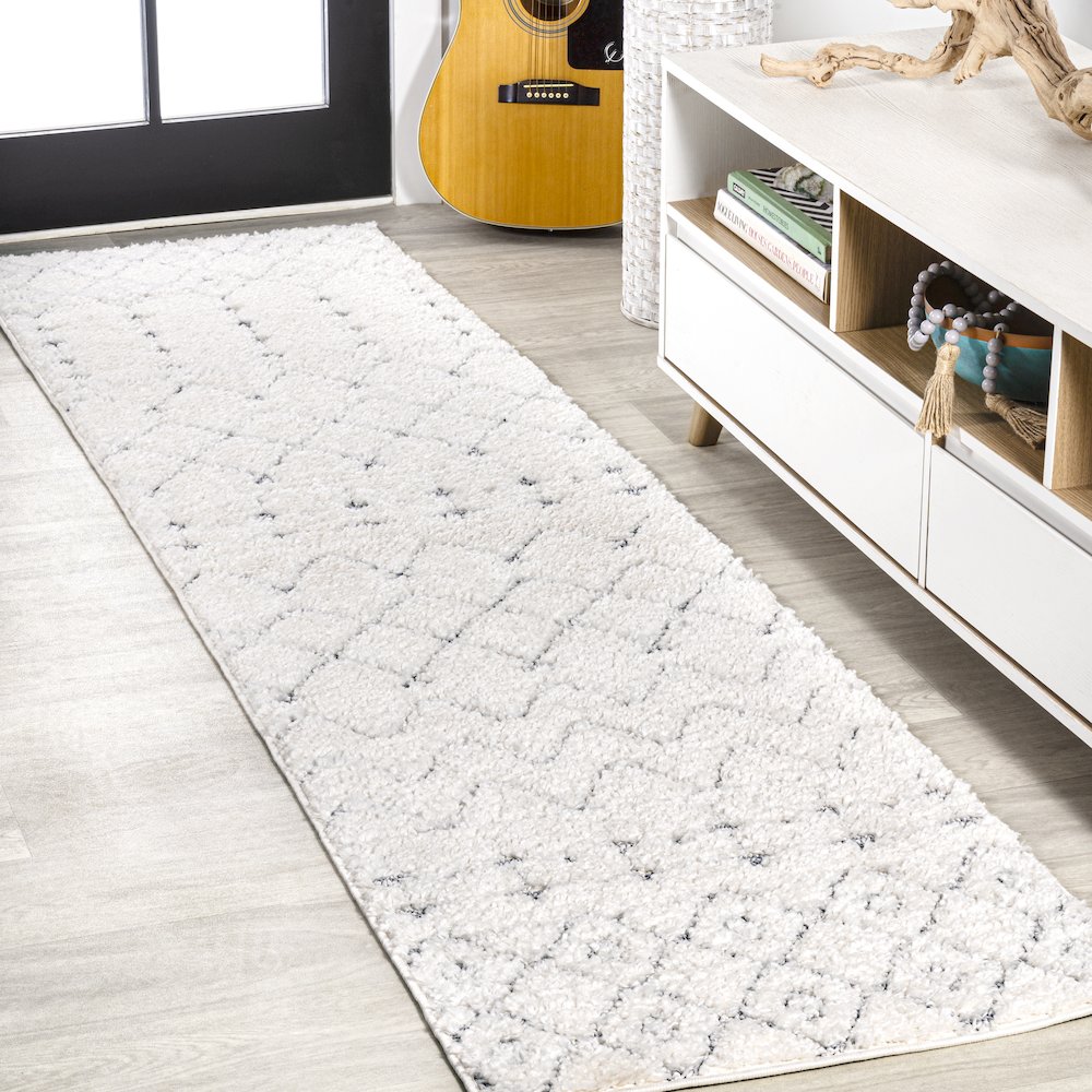 Pia Moroccan Trellis Plush Carved Area Rug. Picture 2