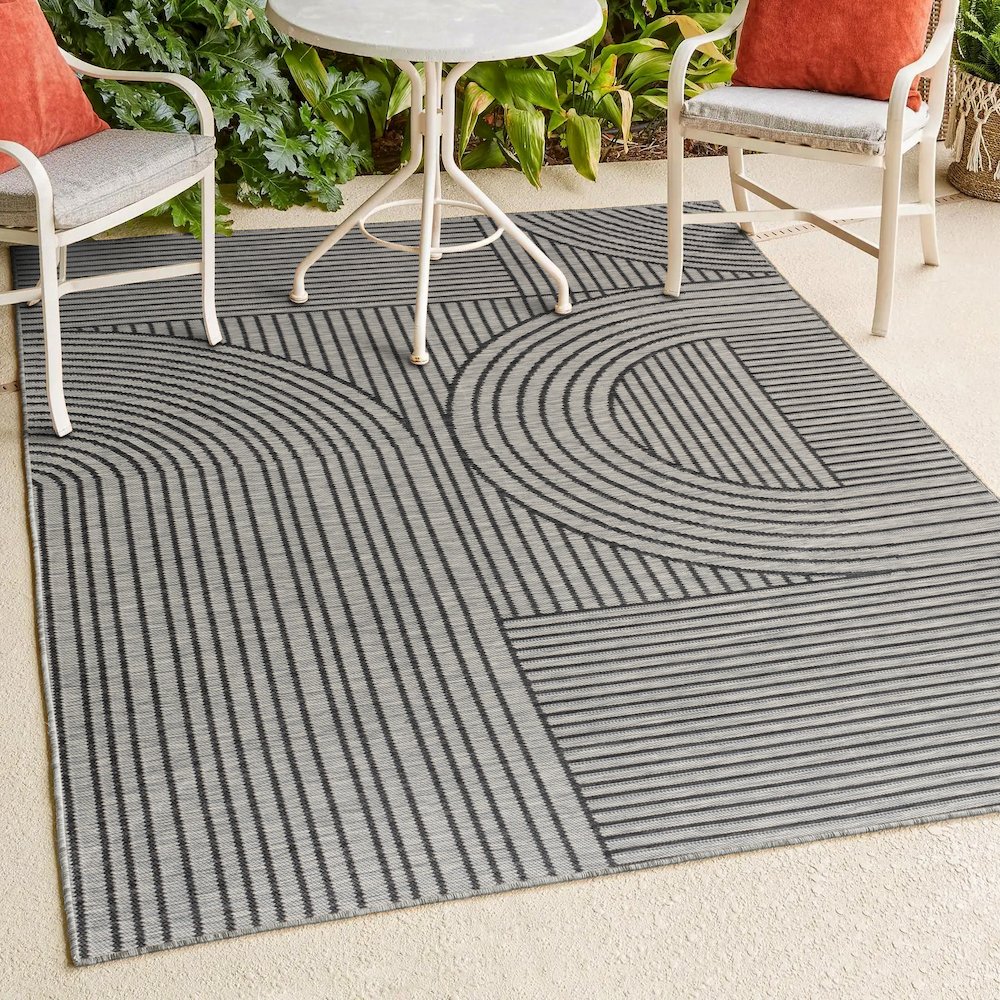 Arch Stripe Reversible Machine-Washable Indoor/Outdoor Runner Rug. Picture 5