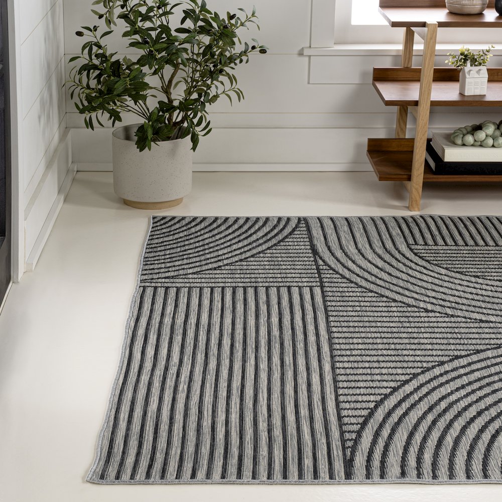 Arch Stripe Reversible Machine-Washable Indoor/Outdoor Runner Rug. Picture 1