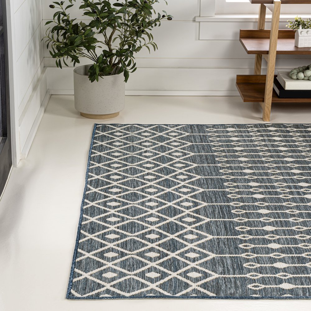 Geometric Moroccan Reversible Machine-Washable Indoor/Outdoor Area Rug. Picture 2