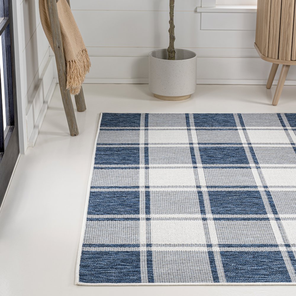 Sabine Traditional Farmhouse Bold Gingham Indoor/Outdoor Area Rug. Picture 1