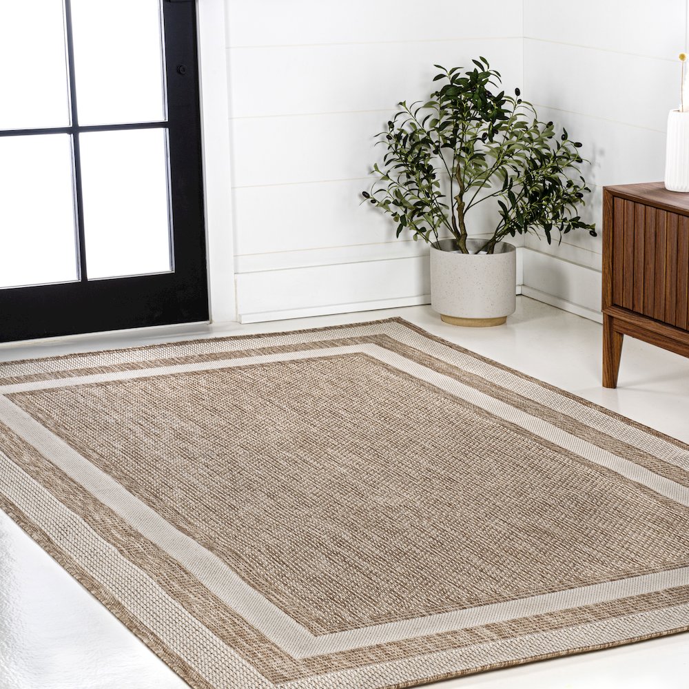 Dover Classic -Stripe Border Indoor/Outdoor Area Rug. Picture 3
