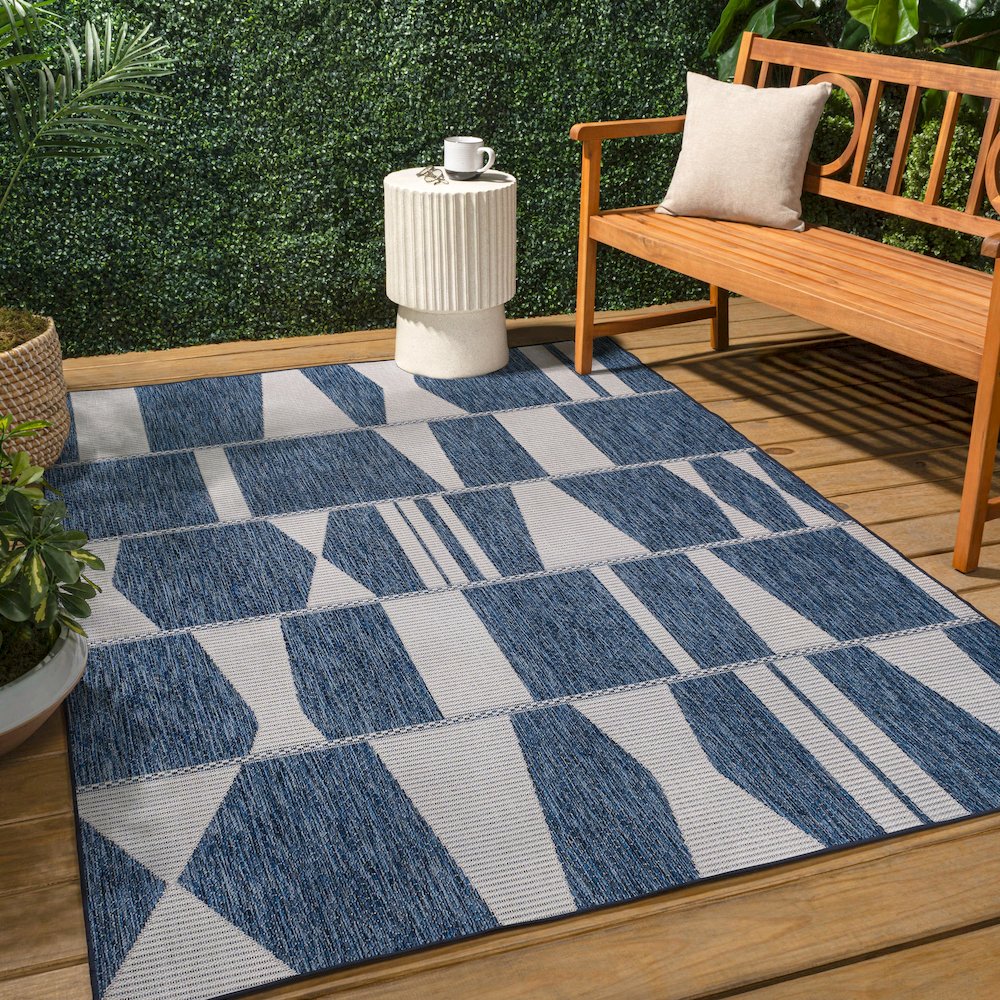 Two-Tone Navy/Cream 3 ft. x 5 ft. Indoor/Outdoor Area Rug. Picture 4