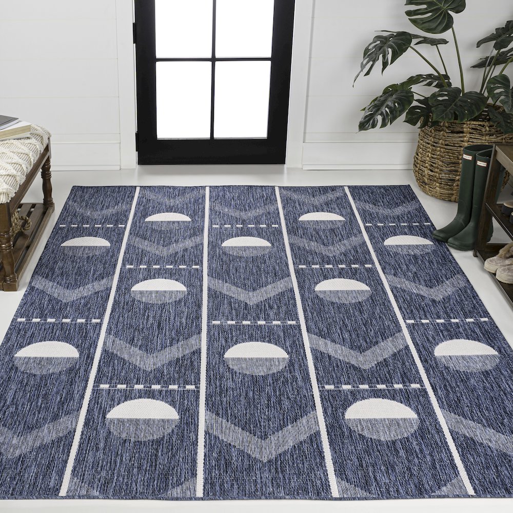 Soren Modern Geometric Navy/Cream 2 ft. x 8 ft. Indoor/Outdoor Runner Rug. Picture 2