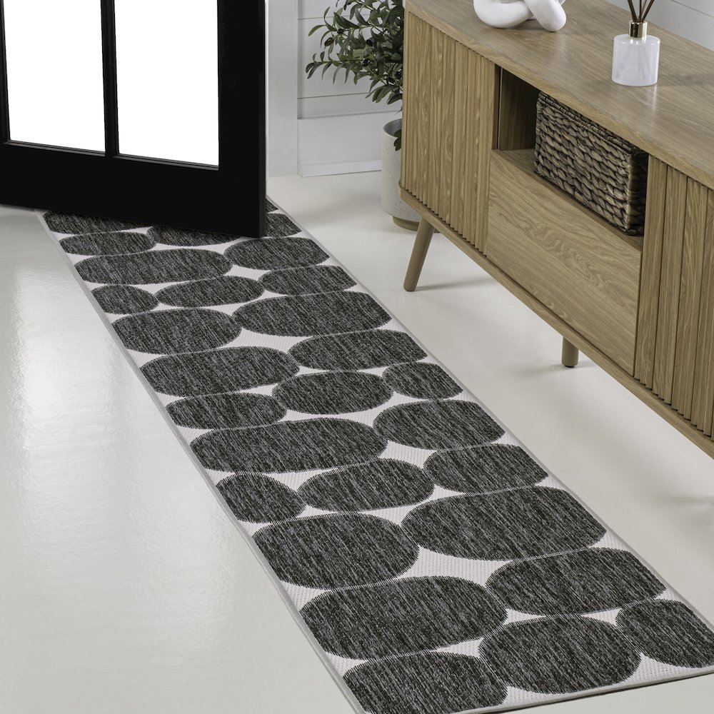 Geometric Organic Shapes Black/Cream 2 ft. x 8 ft. Indoor/Outdoor Runner Rug. Picture 3