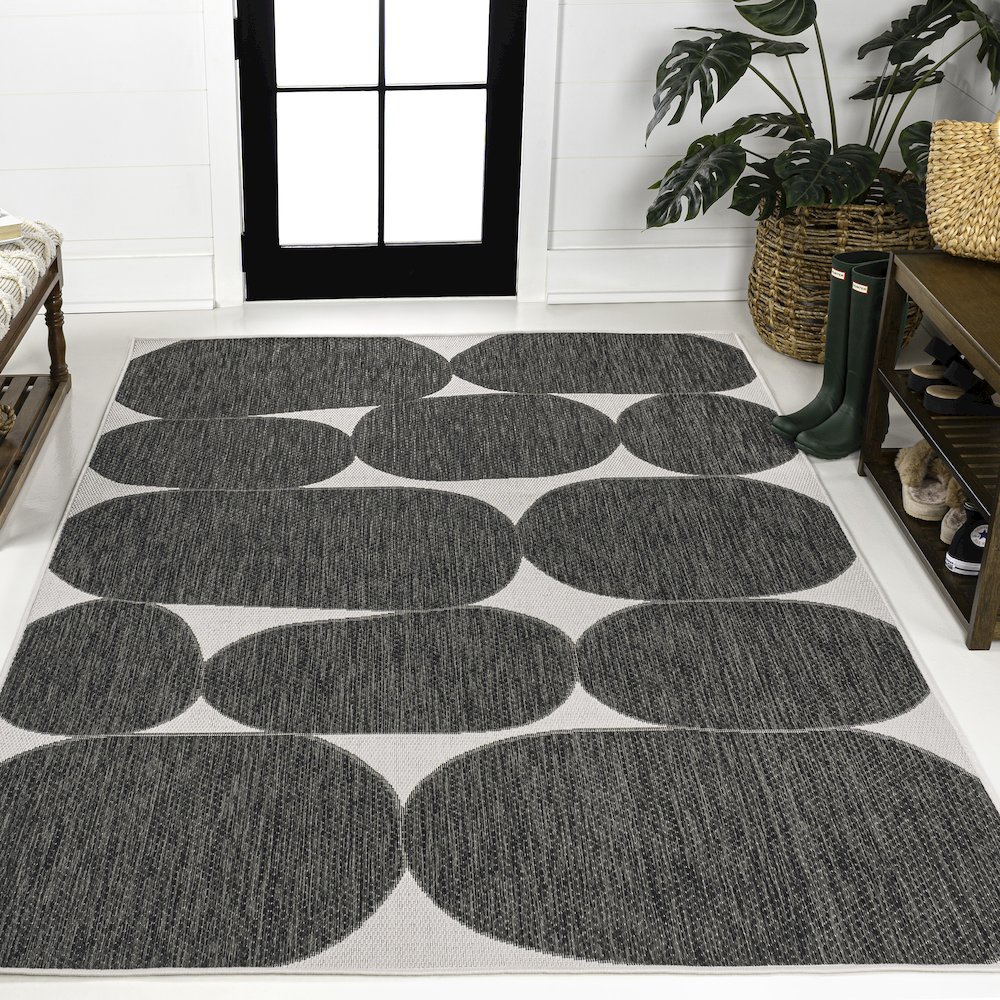 Geometric Organic Shapes Black/Cream 2 ft. x 8 ft. Indoor/Outdoor Runner Rug. Picture 2