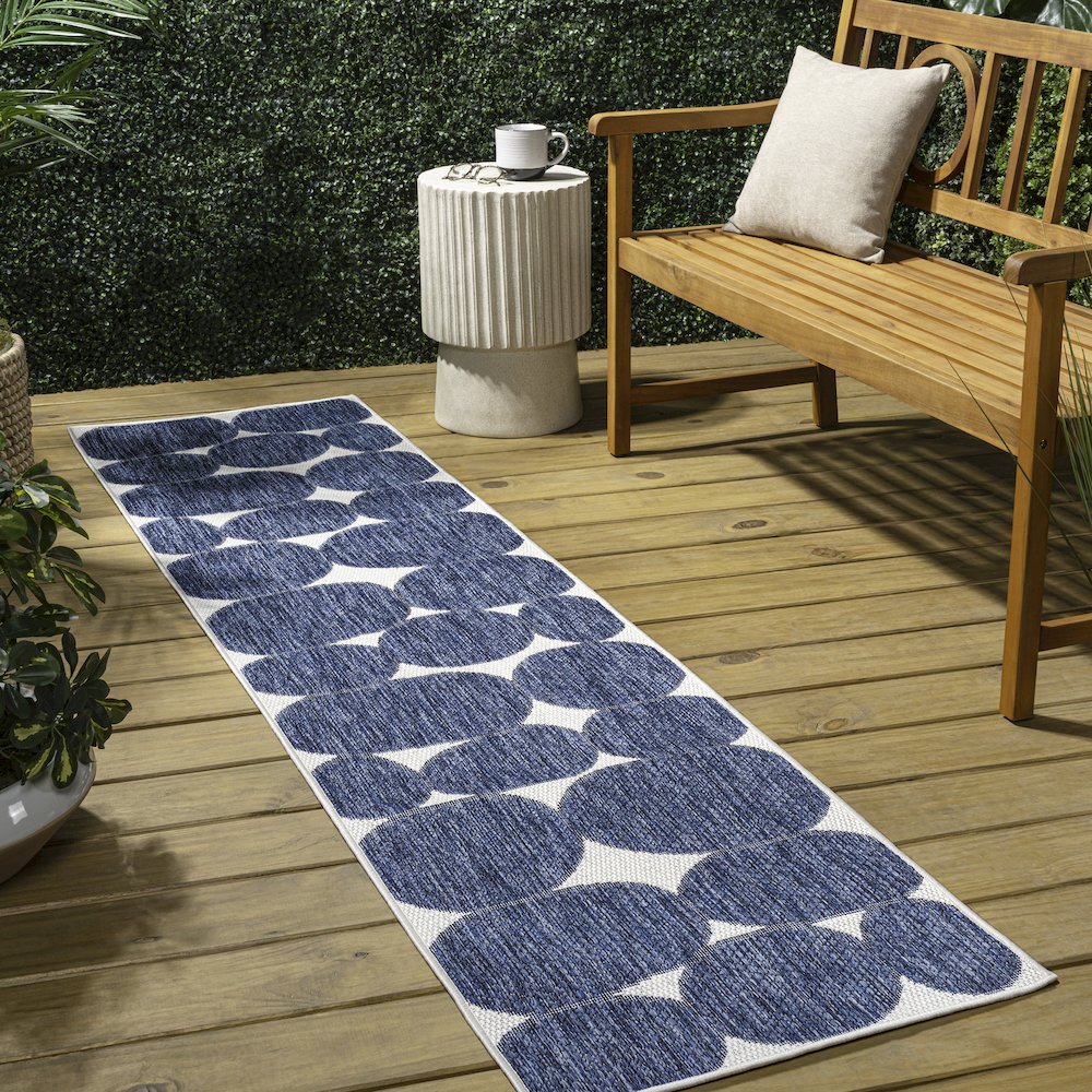 Geometric Organic Shapes Navy/Cream 2 ft. x 8 ft. Indoor/Outdoor Runner Rug. Picture 4