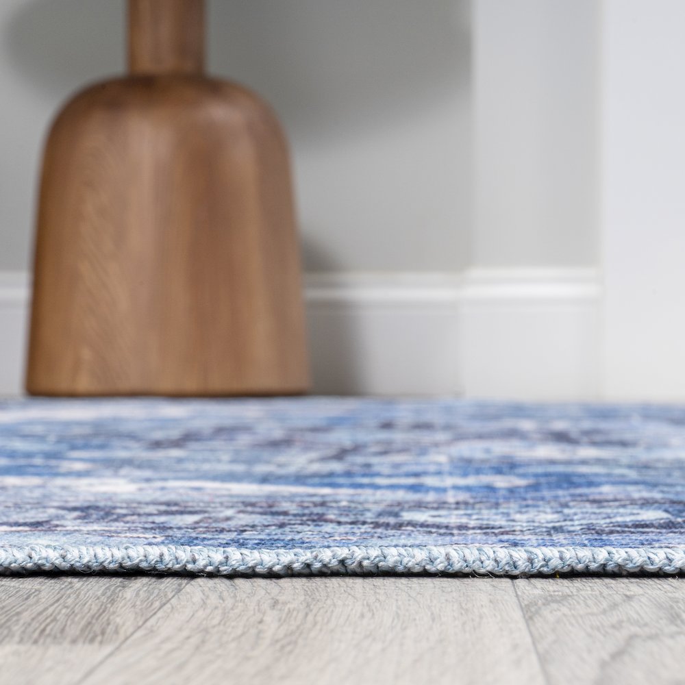 Maris Ornate Medallion Washable Indoor/Outdoor Area Rug. Picture 9