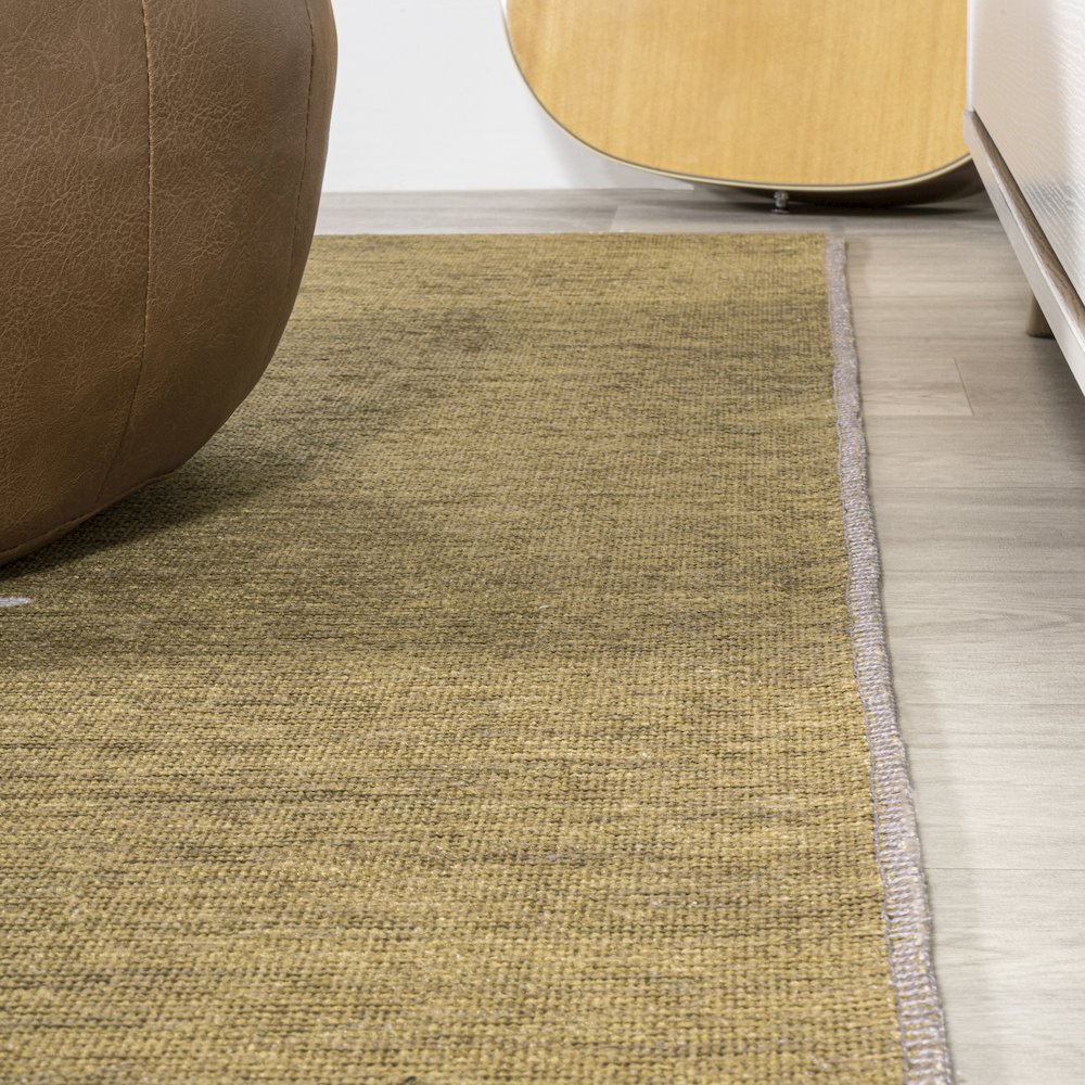 Chayton Minimalist Geometric Machine Washable Area Rug. Picture 5