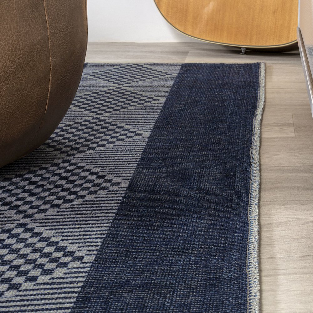 Nautisk Trellis Stripe Machine Washable Area Rug. Picture 5