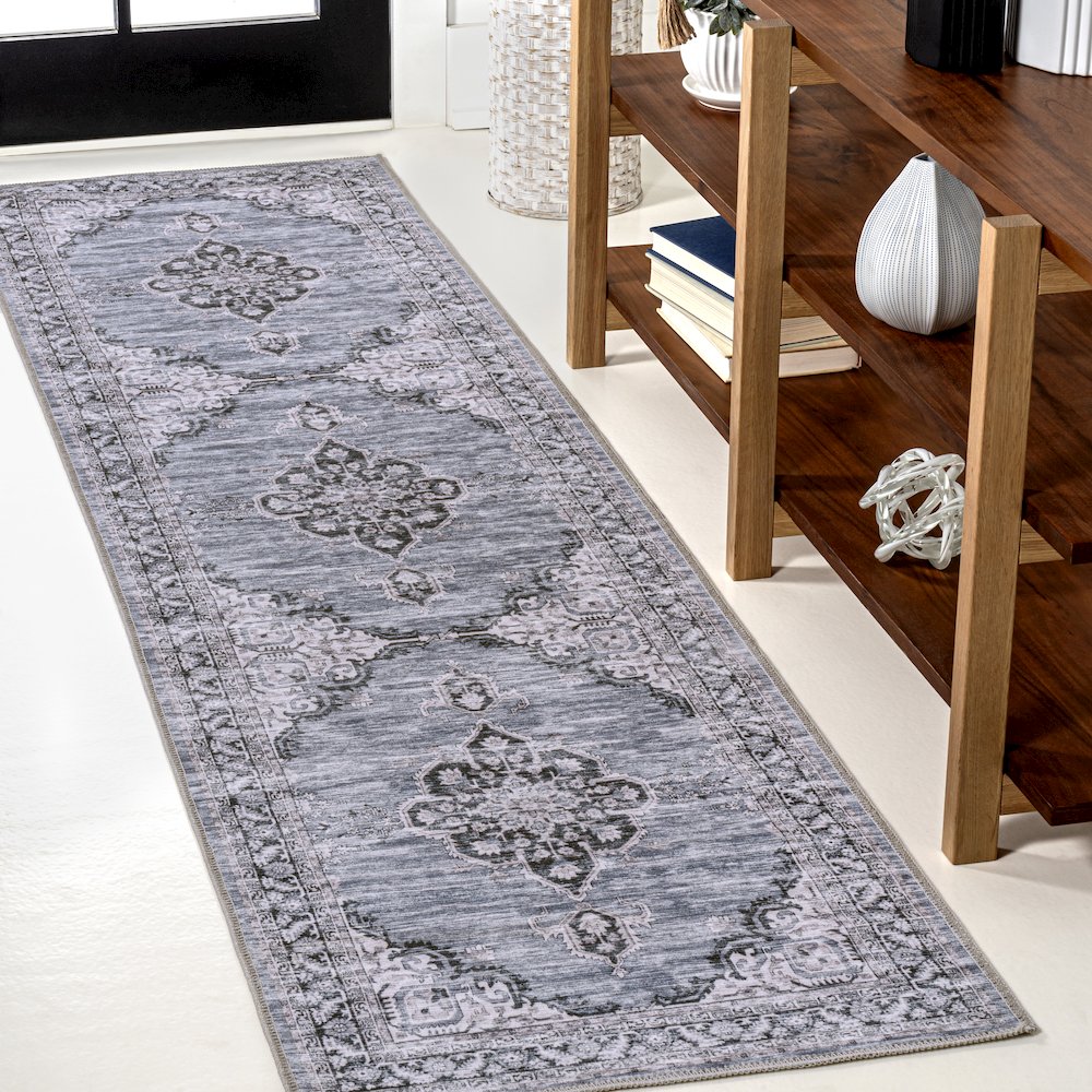 Wincer Chenille Cottage Medallion Machine-Washable Runner Rug. Picture 1