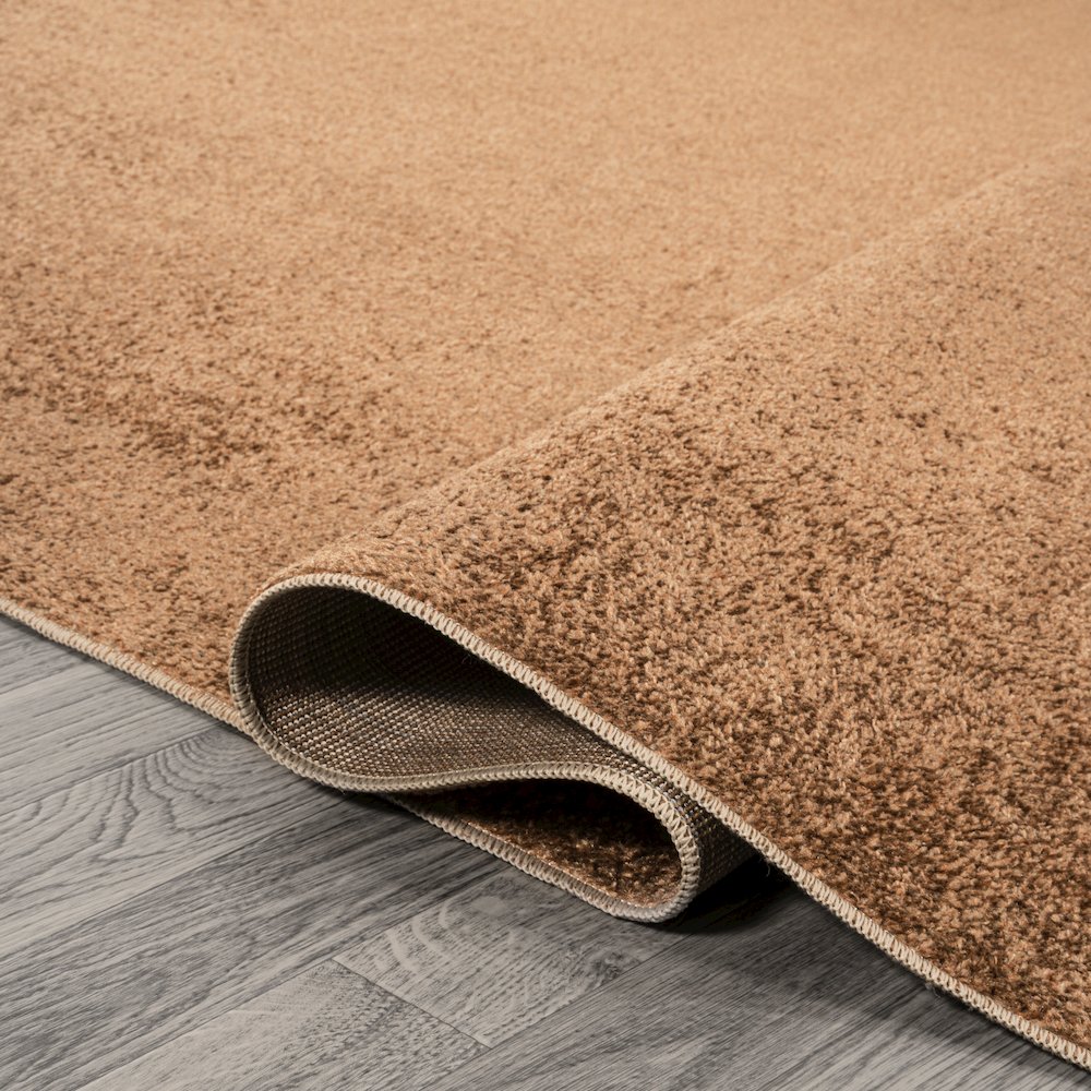 Twyla Classic Solid Low-Pile Machine-Washable Runner Rug. Picture 4