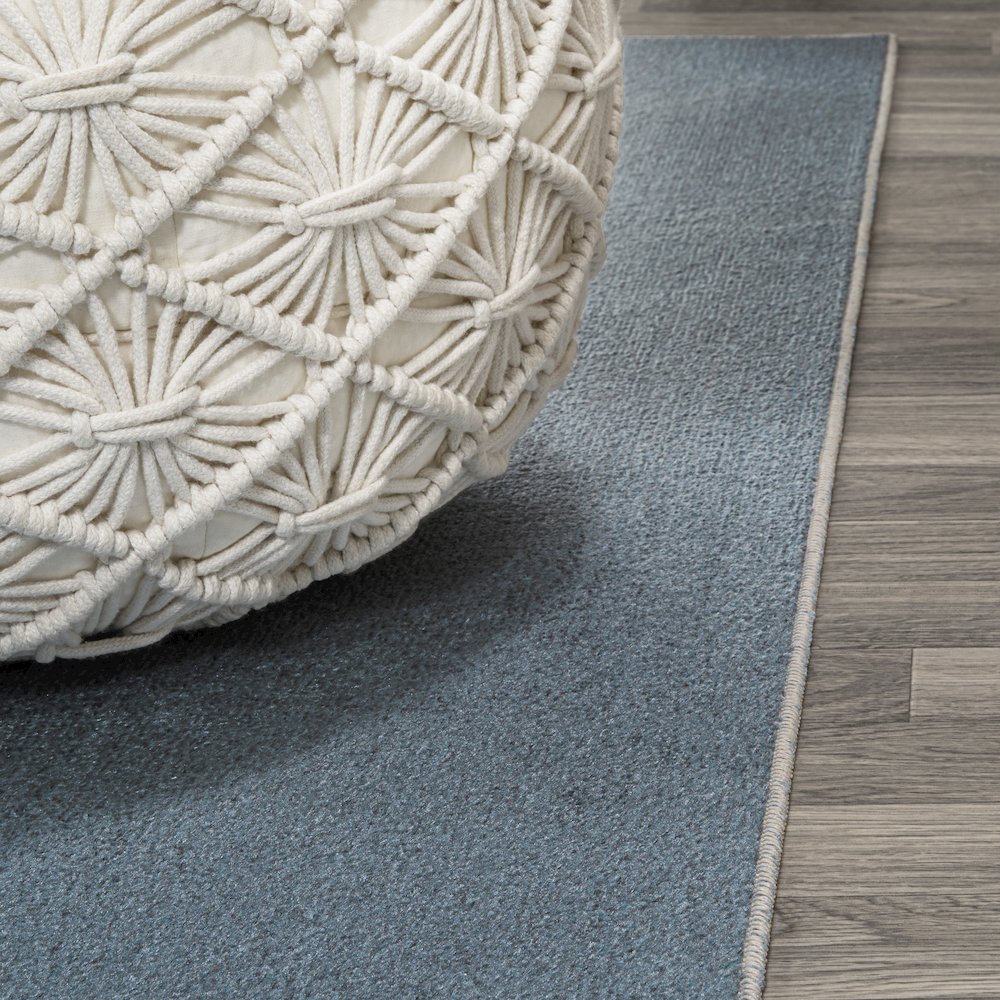 Twyla Classic Solid Low-Pile Machine-Washable Runner Rug. Picture 3