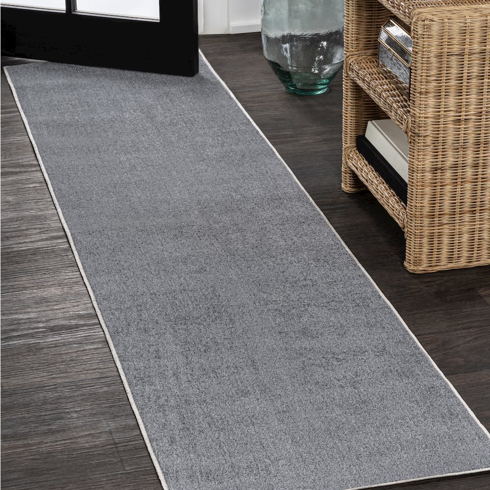 Twyla Classic Solid Low-Pile Machine-Washable Runner Rug. Picture 1