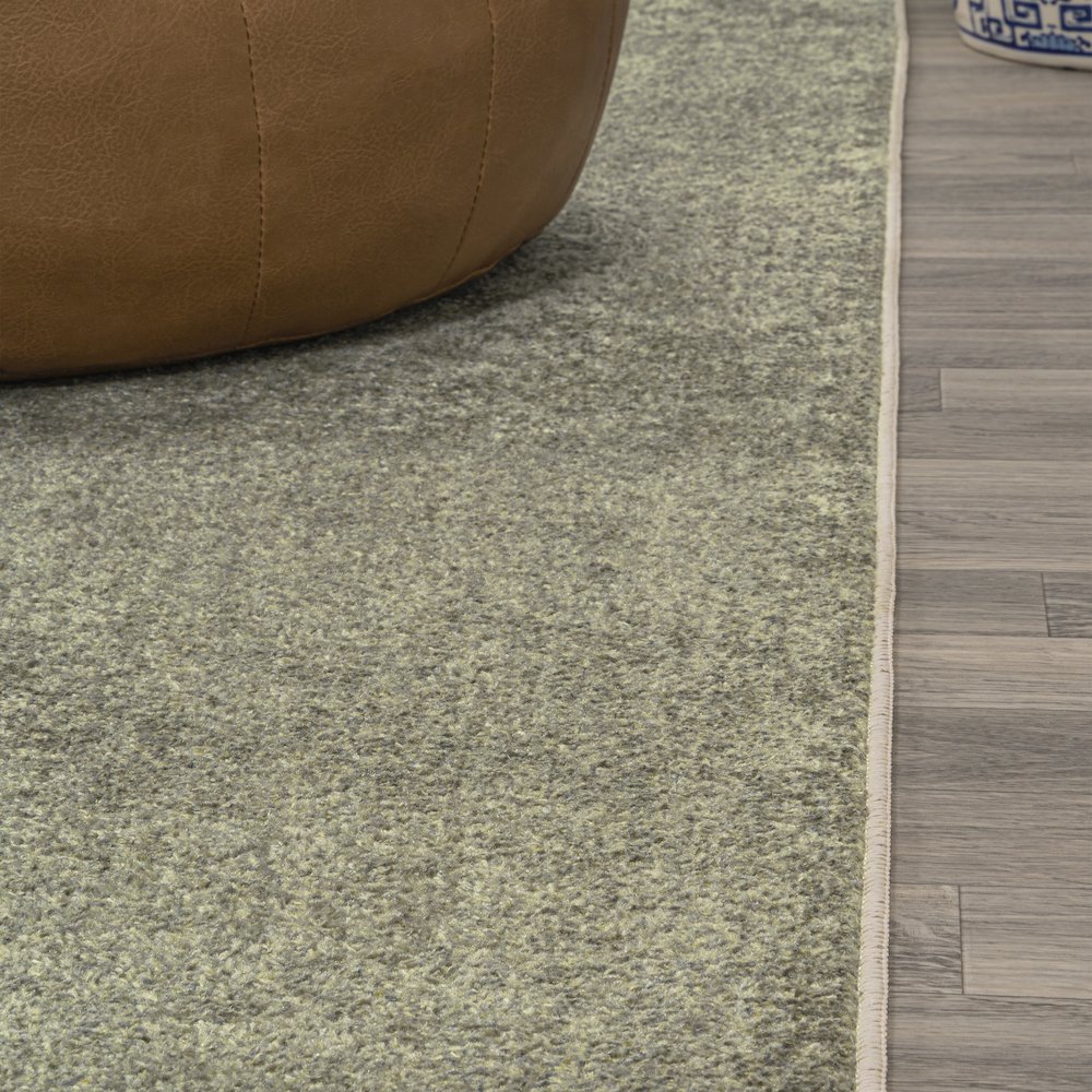 Twyla Classic Solid Low-Pile Machine-Washable Runner Rug. Picture 3