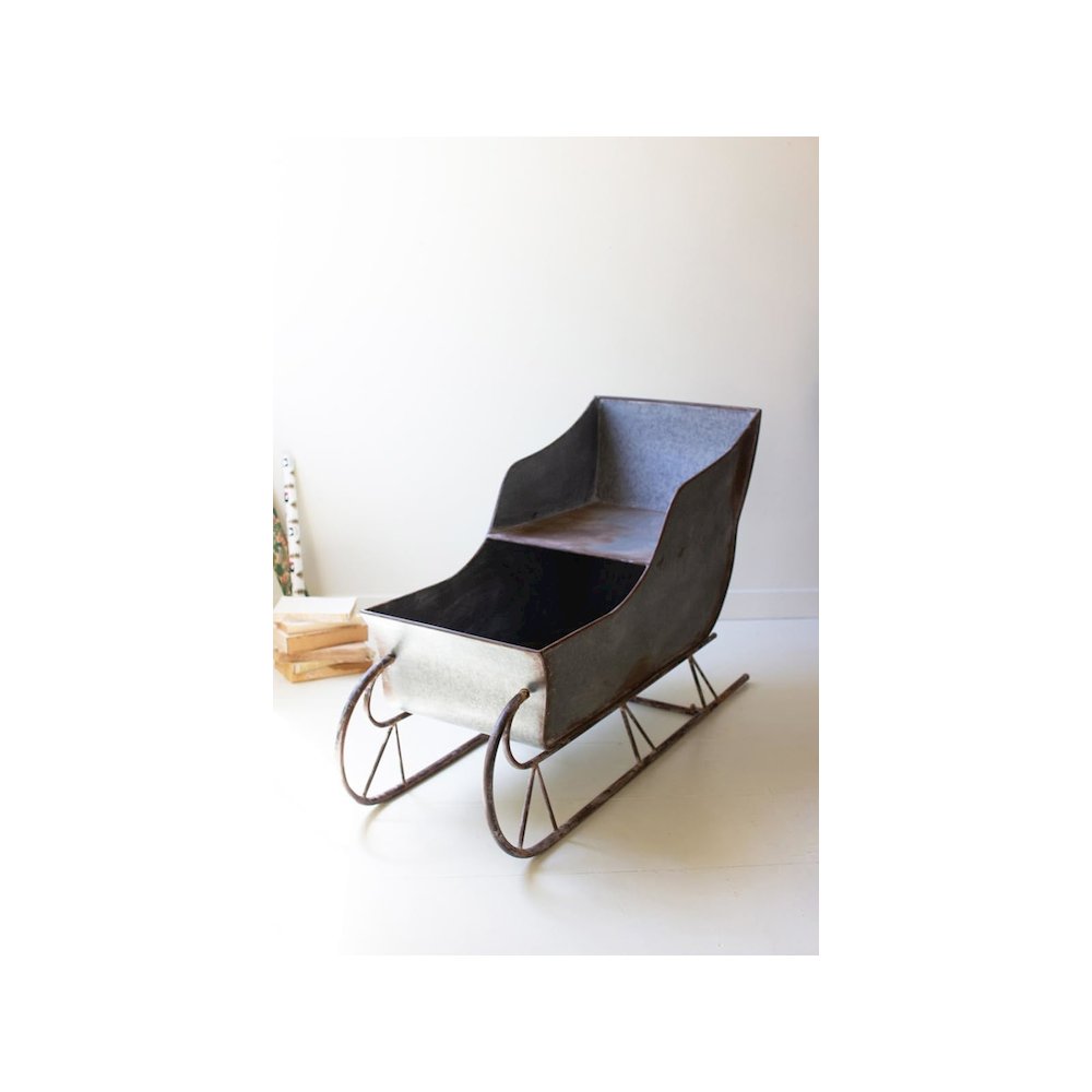 Rustic Metal Christmas Sled. Picture 4