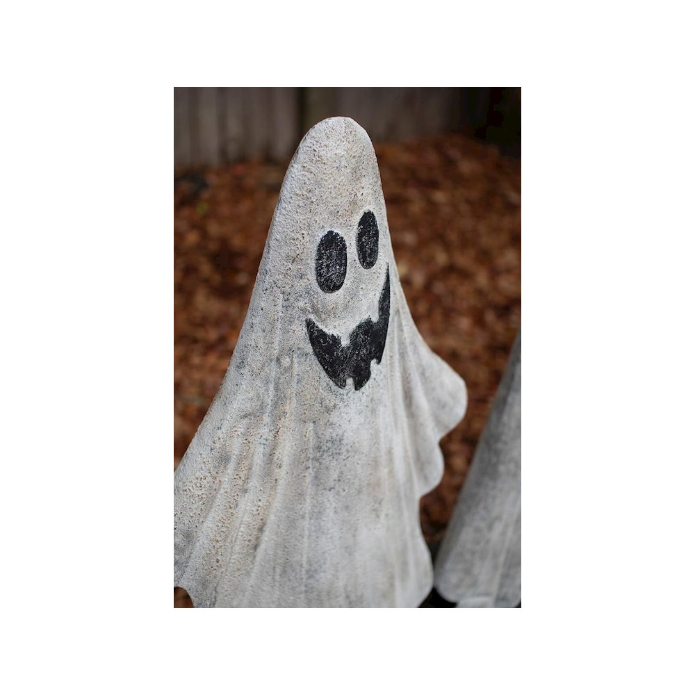 Set Of Two Painted Metal Ghosts. Picture 5