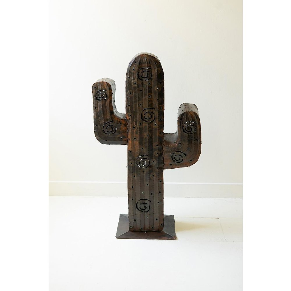 Iron Cactus Luminary. Picture 2