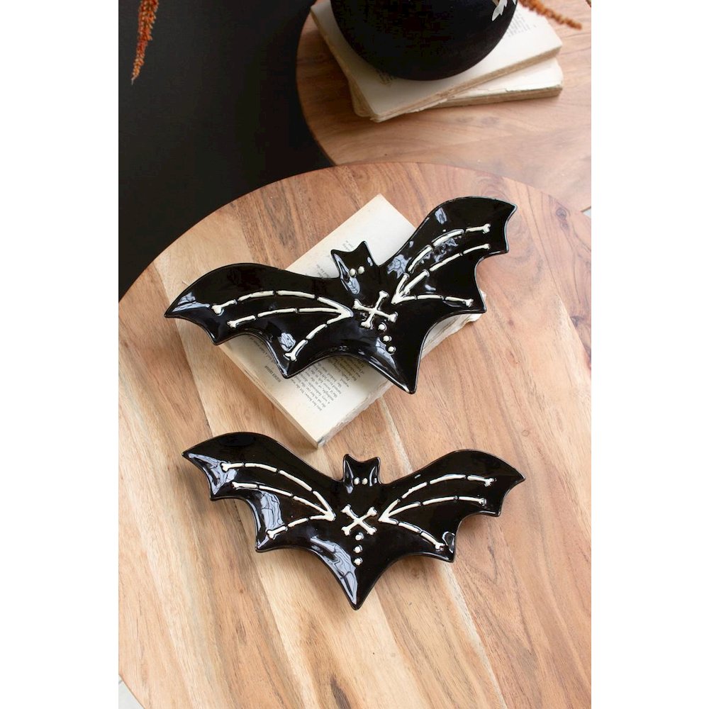 Set Of Two Nesting Ceramic Bat Serving Platters. Picture 1