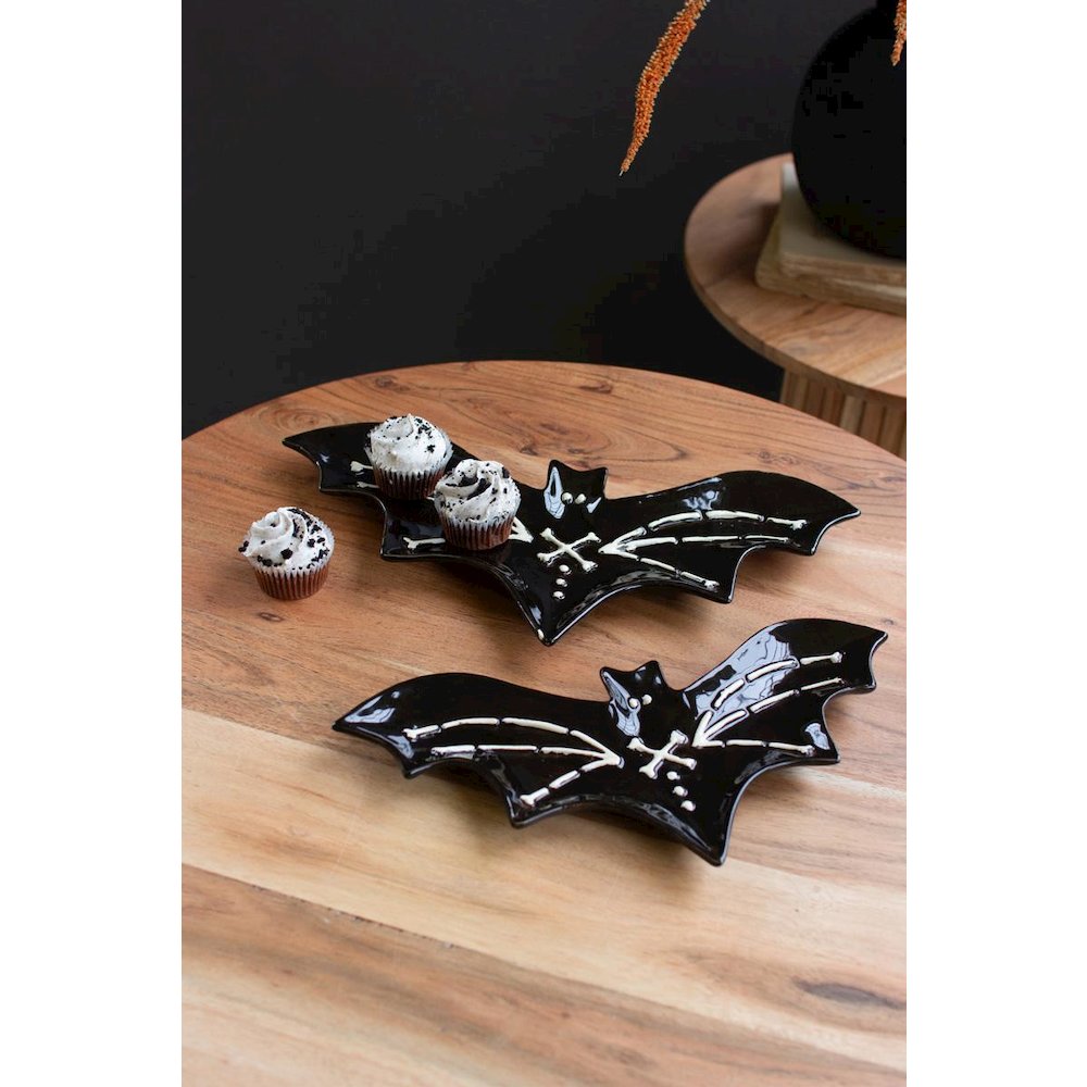 Set Of Two Nesting Ceramic Bat Serving Platters. Picture 2