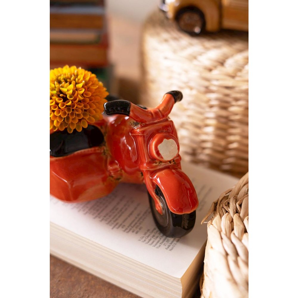 Ceramic Motorcycle With Sidecar Planter. Picture 4