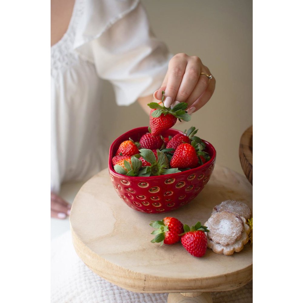 Ceramic Strawberry Bowl. Picture 4