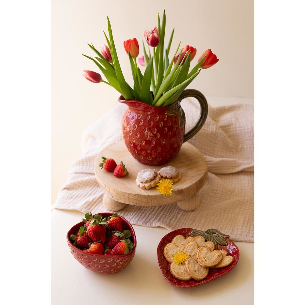 Ceramic Strawberry Platter. Picture 2