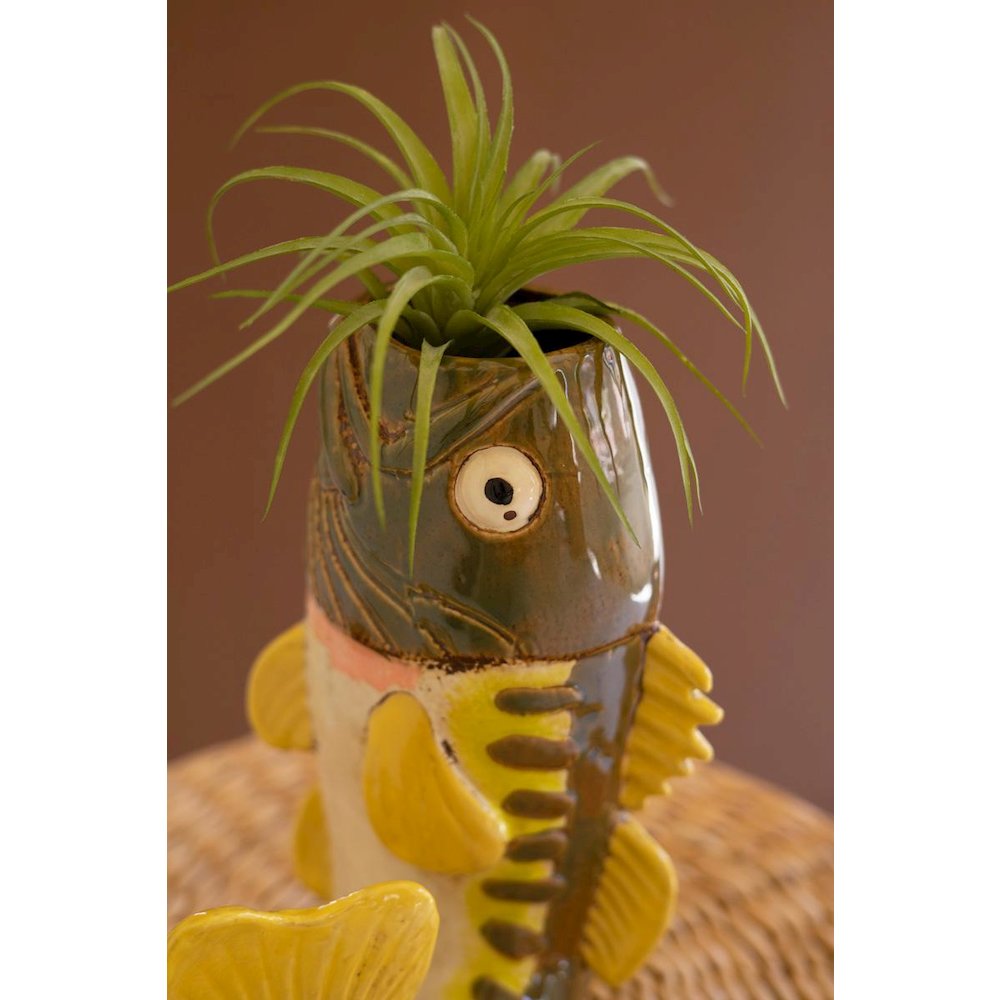 Tabletop Largemouth Bass Vase. Picture 4