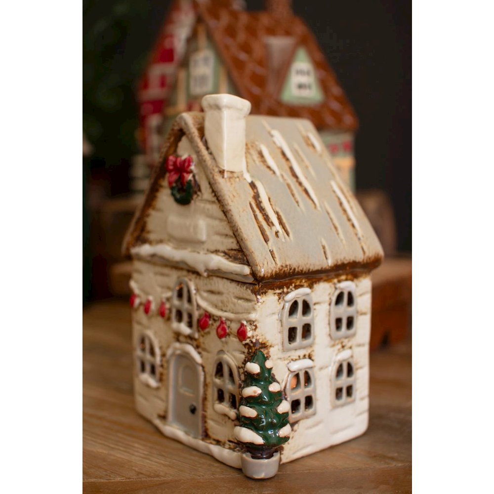 Set Of Four Ceramic Christmas Village. Picture 4