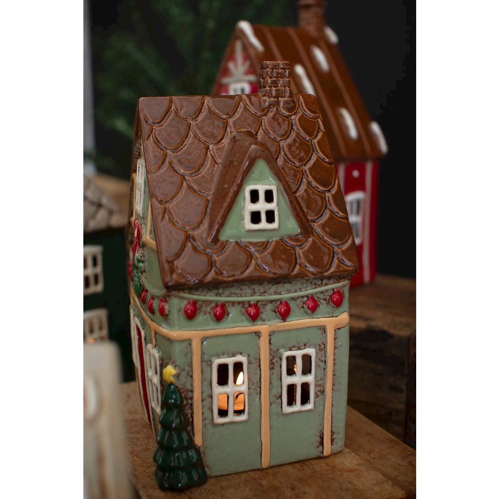 Set Of Four Ceramic Christmas Village. Picture 5