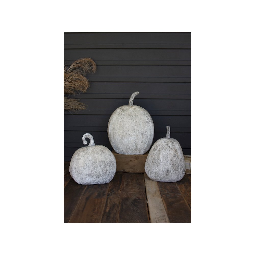 Set Of Three Rustic Metal Pumpkins. Picture 4