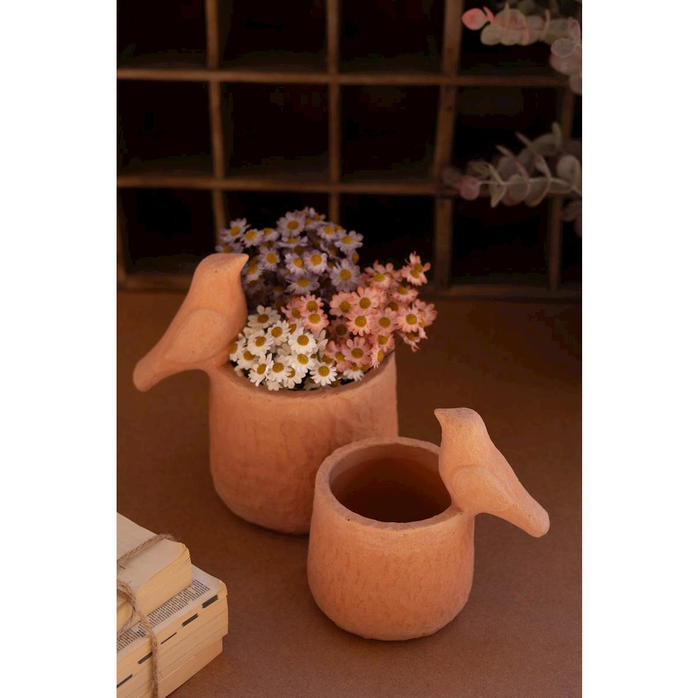 Set Of Two Concrete Planters With Birds - Terracotta. Picture 1